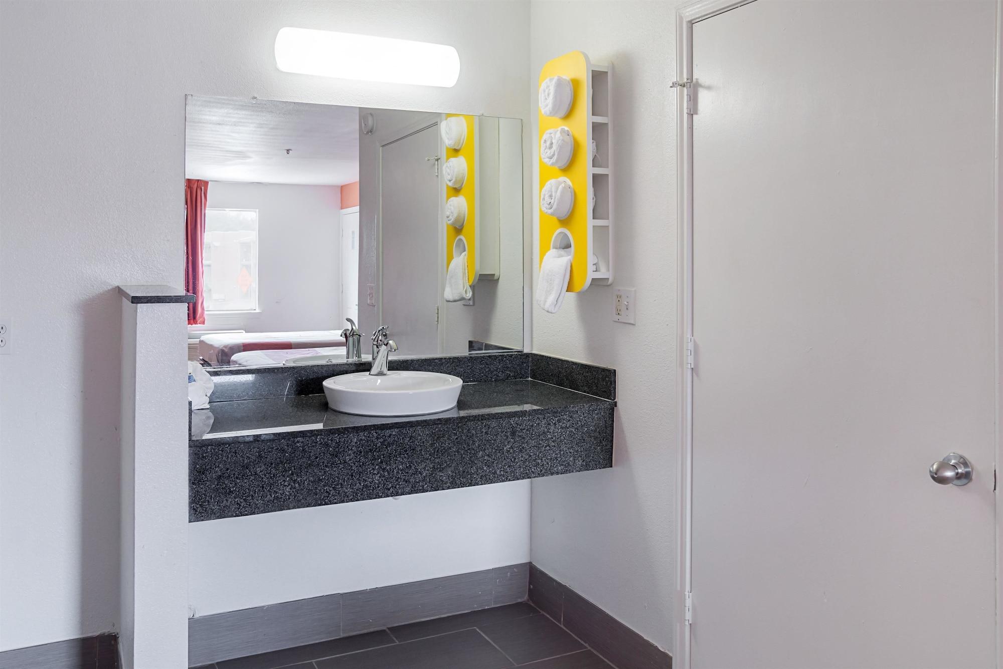 Motel 6-Grand Prairie, Tx - Near Six Flags Drive エクステリア 写真